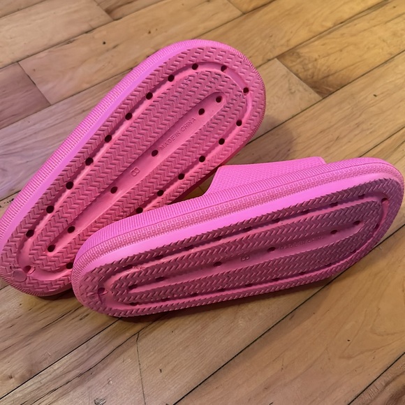 Mudd Women's Slide Sandals Fuchsia Size 8 - Picture 4 of 5